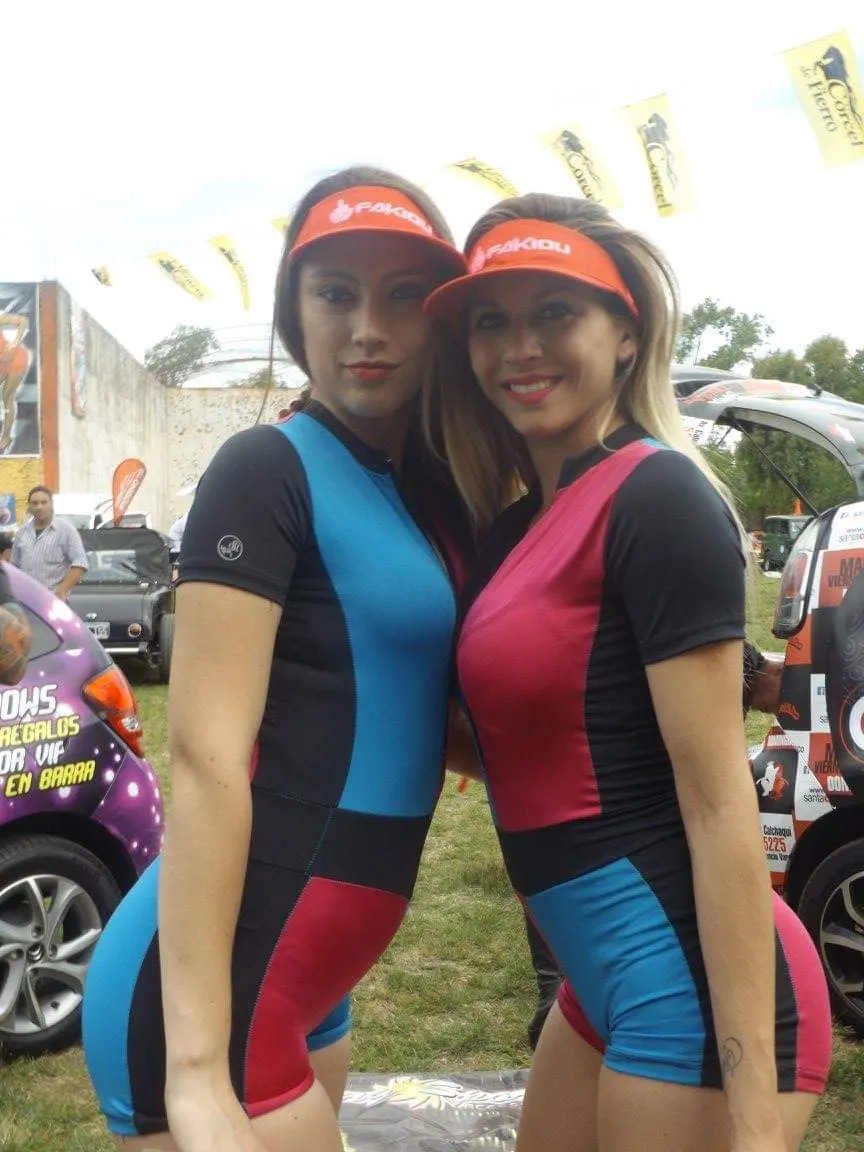 Impresionantes Promotrolas Expo Autos