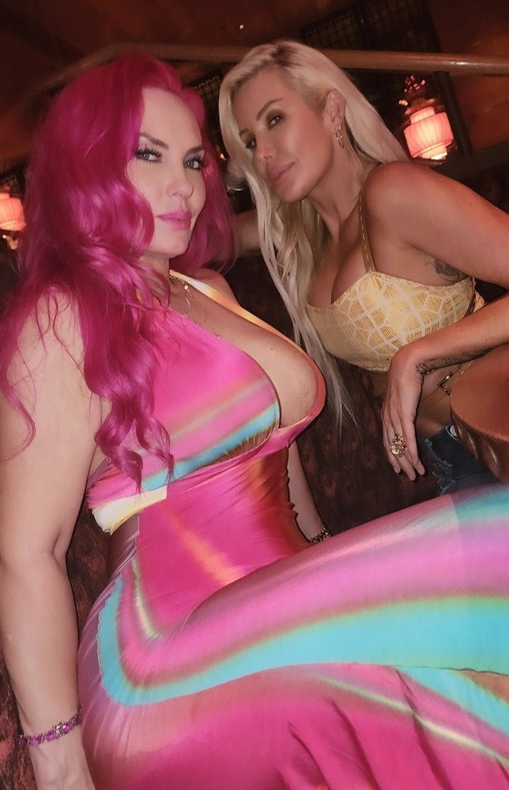 Mega post de Nicole coco sabrosa MILF