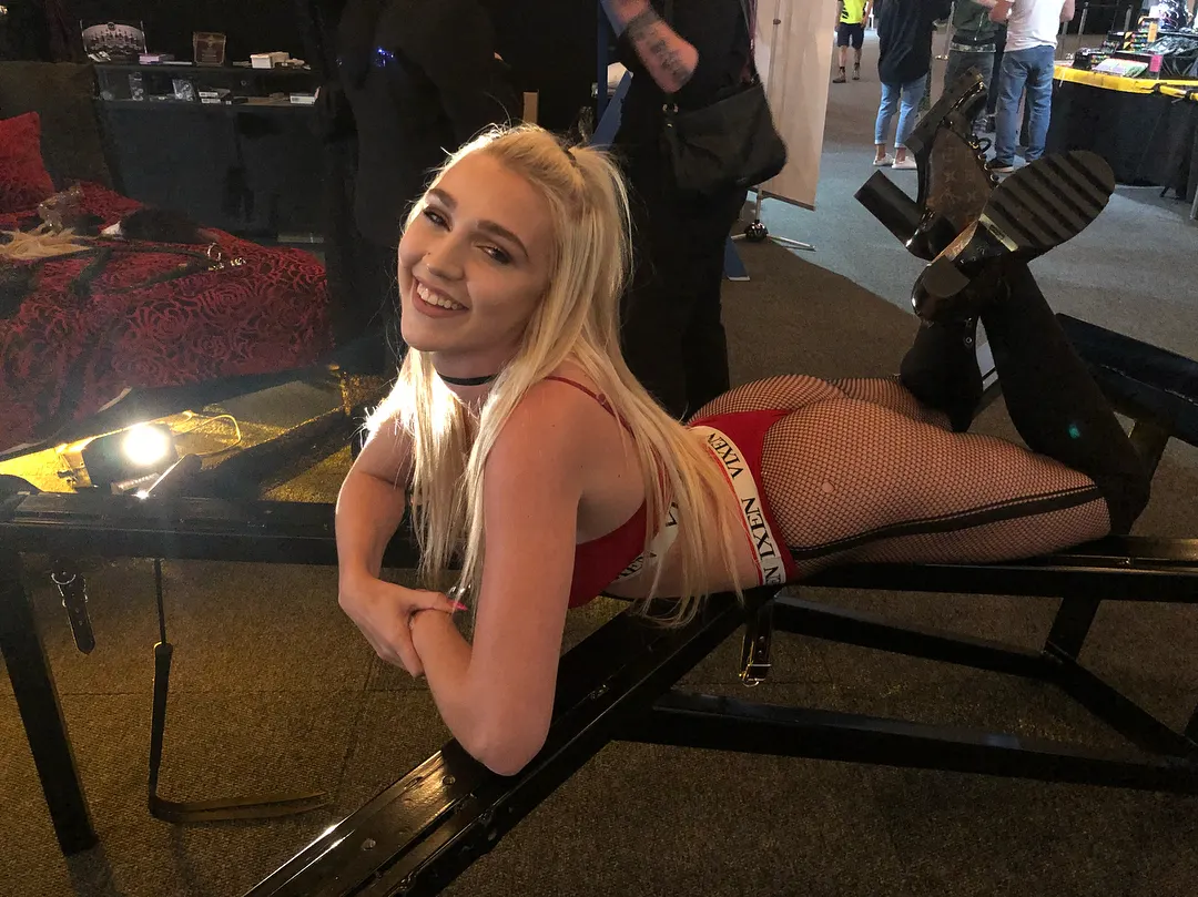 Kendra Sunderland Parte 1