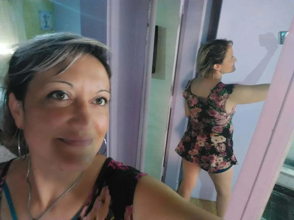Milf argentina se exige pijas