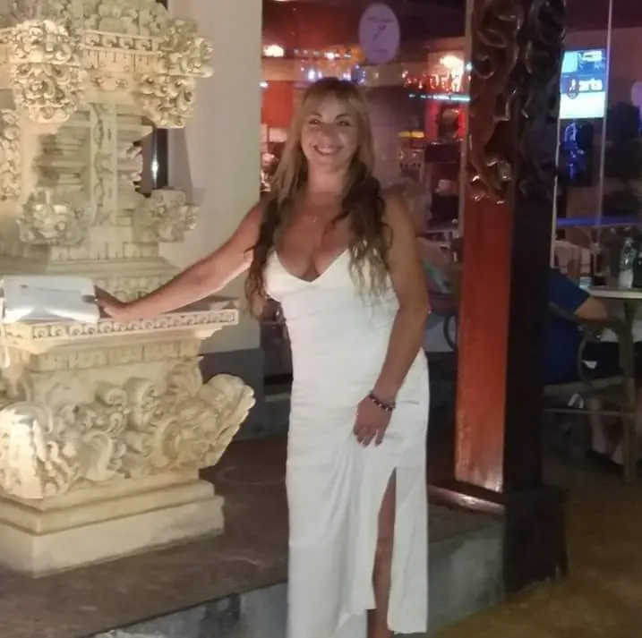 la mamá de mi amigo 1 y 2