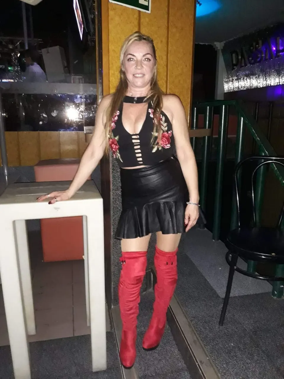 la mamá de mi amigo 1 y 2