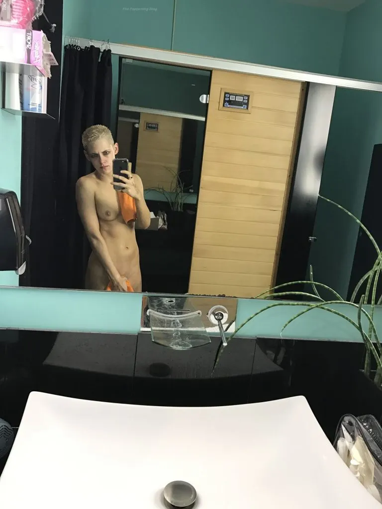 Kristen Stewart en bolas