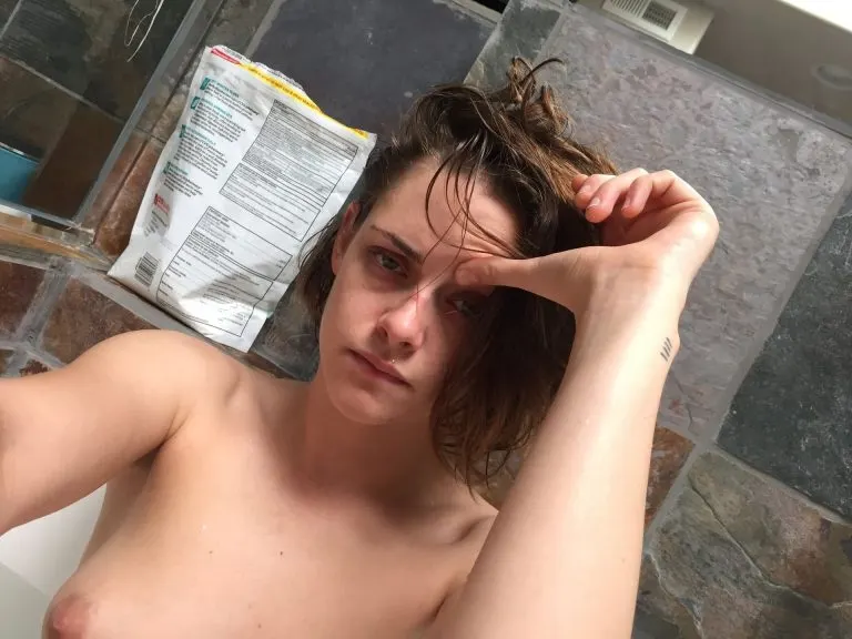 Kristen Stewart en bolas