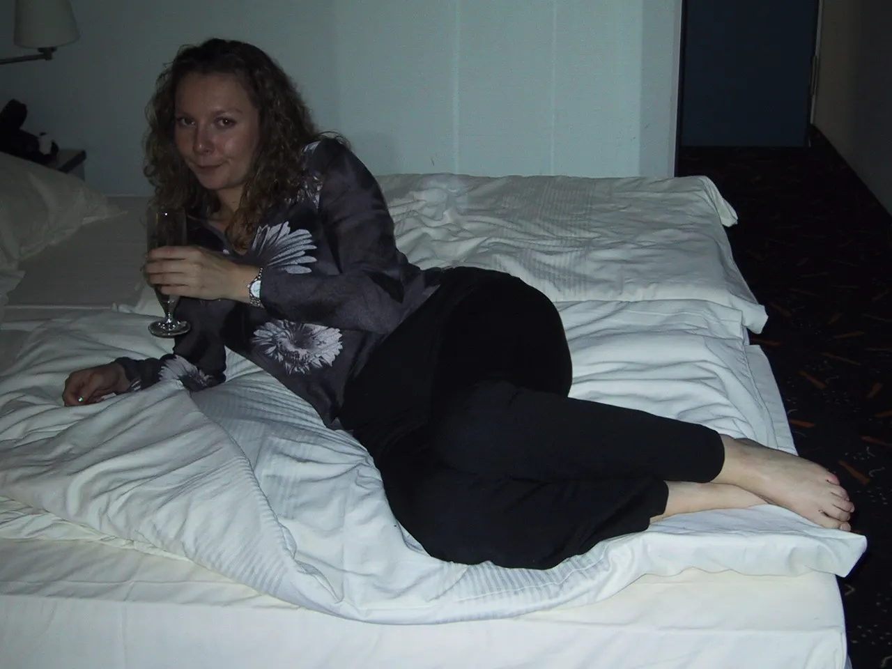 con ustedes mis mony, mi jefa es una milf