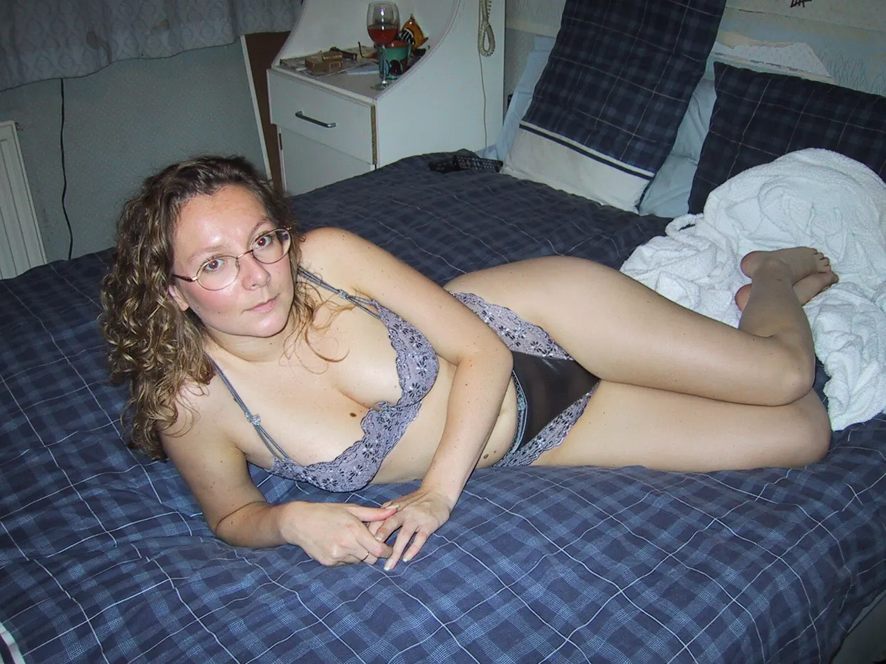 con ustedes mis mony, mi jefa es una milf