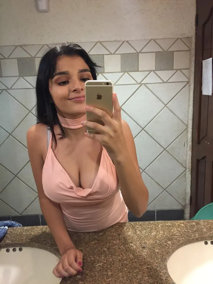 Karely Ruiz (inicio)