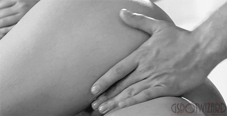 Tus manos me exitan...