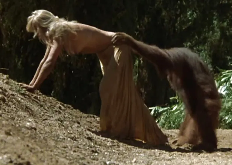 Bob Derek considerada la mujer perfecta, en los 80 fotos gif