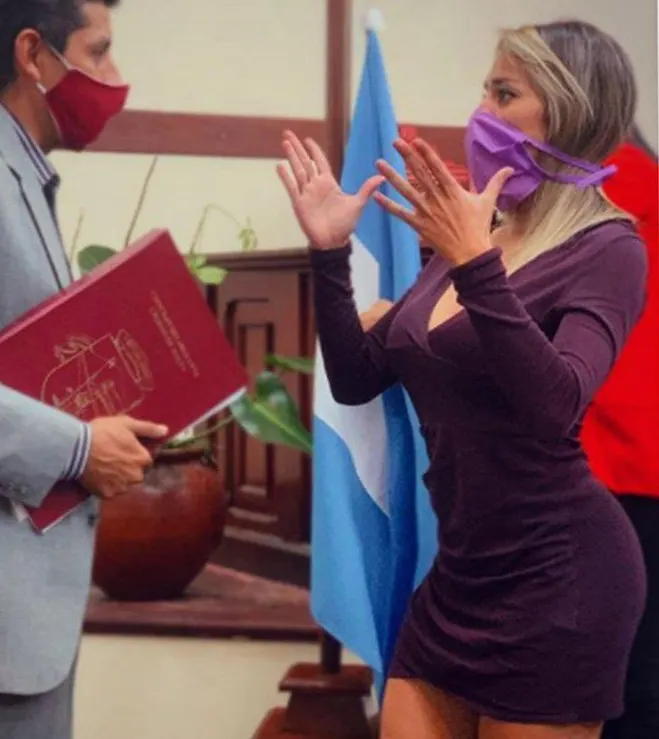 ¡La puta política!