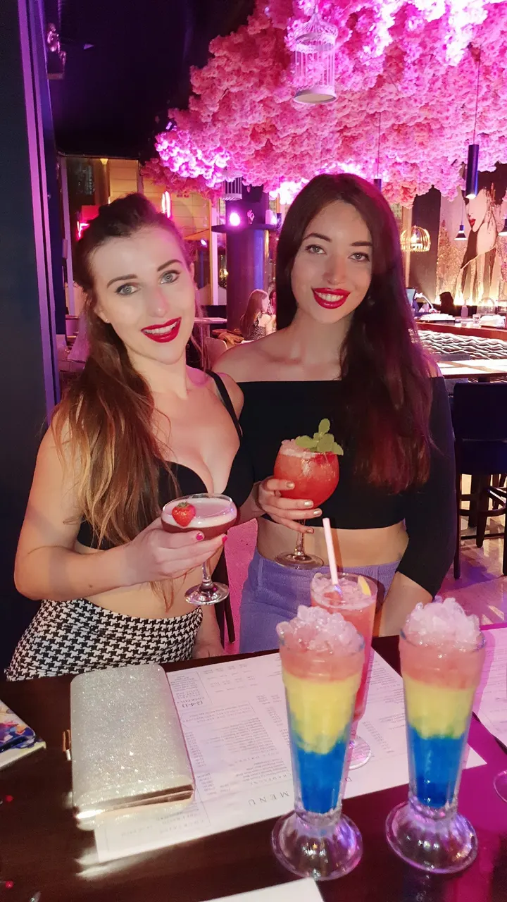 Hermanas Reales Pendeja Hermosa y su Hermana Trans