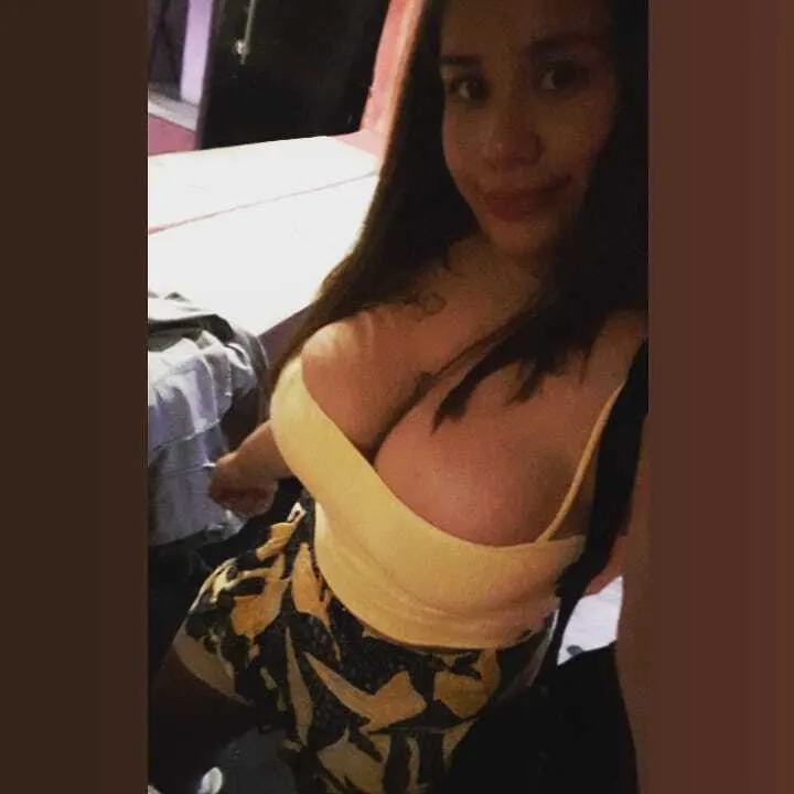 Salteña con unas SUPERTETAS(Soft)