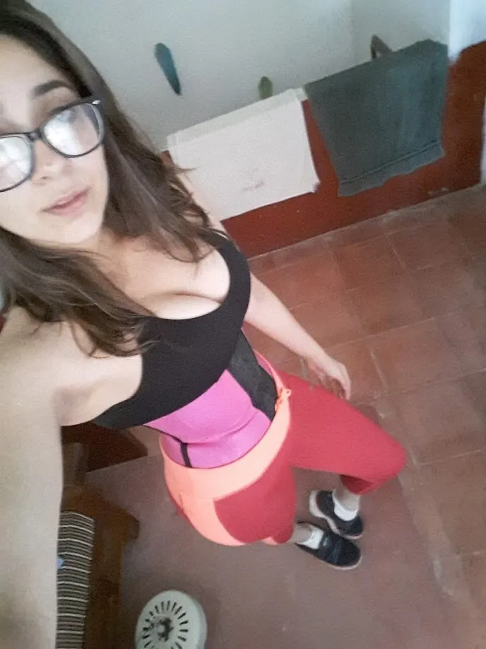 Enfermera tetona y hace gym