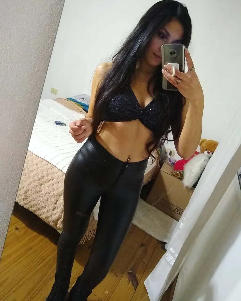 Volví con un post nenas en calza y mini short les va?😉