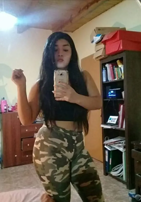 Volví con un post nenas en calza y mini short les va?😉