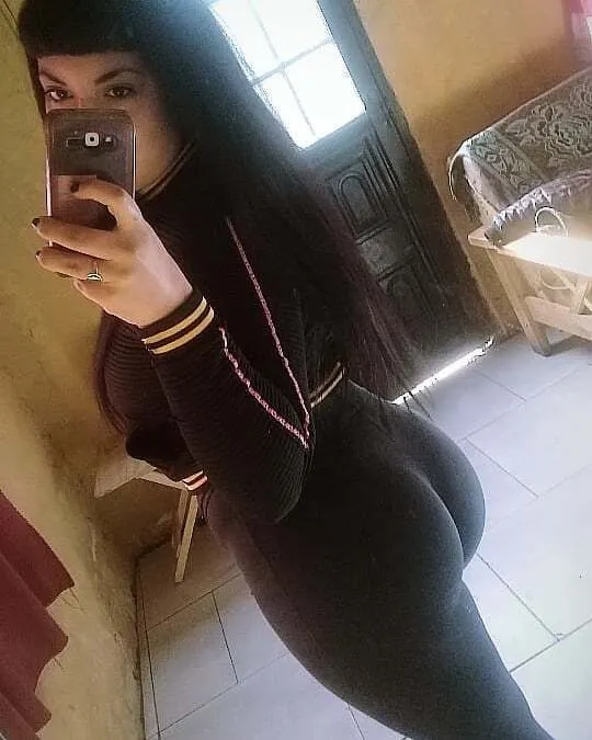 Volví con un post nenas en calza y mini short les va?😉
