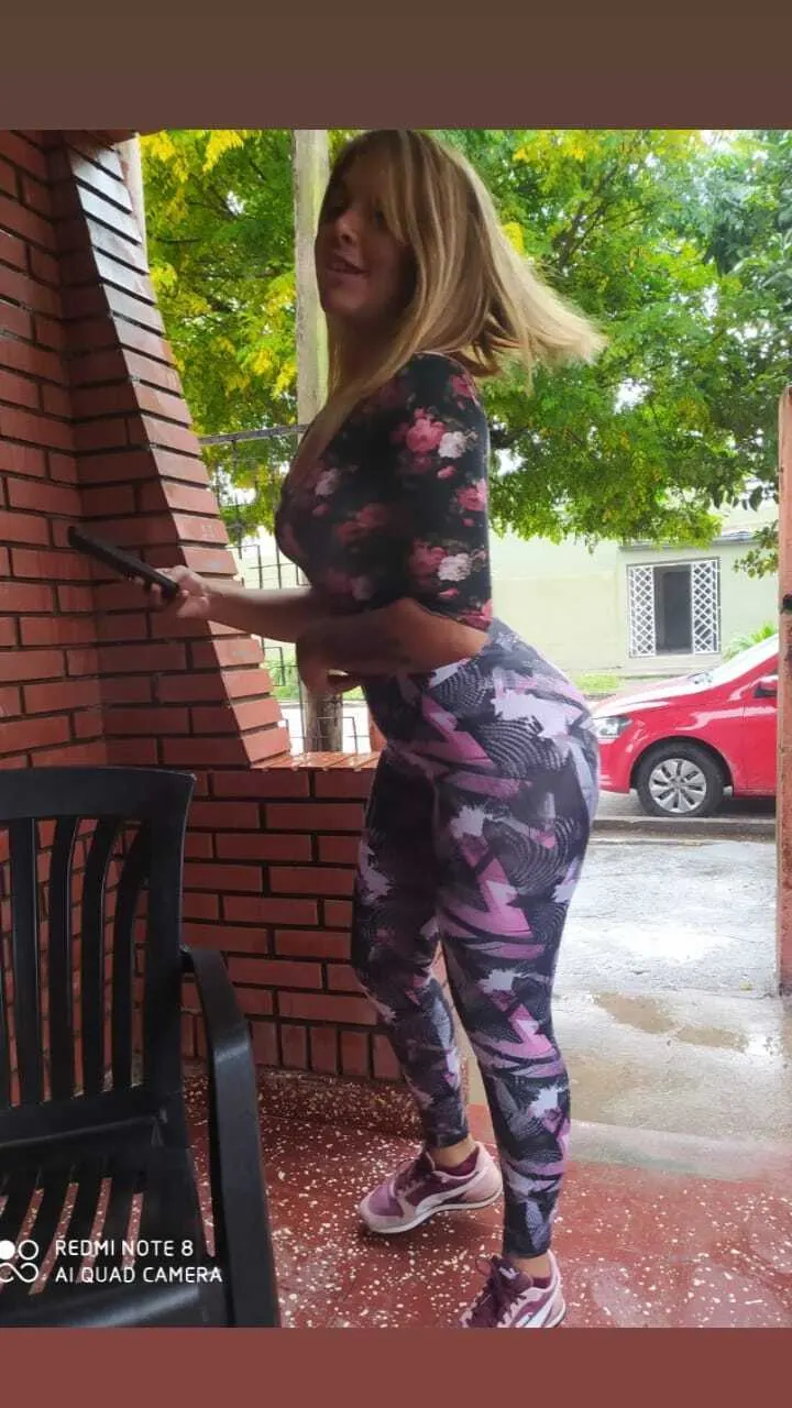 Volví con un post nenas en calza y mini short les va?😉