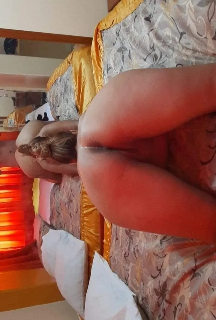 Mi esposa rica puta !! Que harían con su culazo??