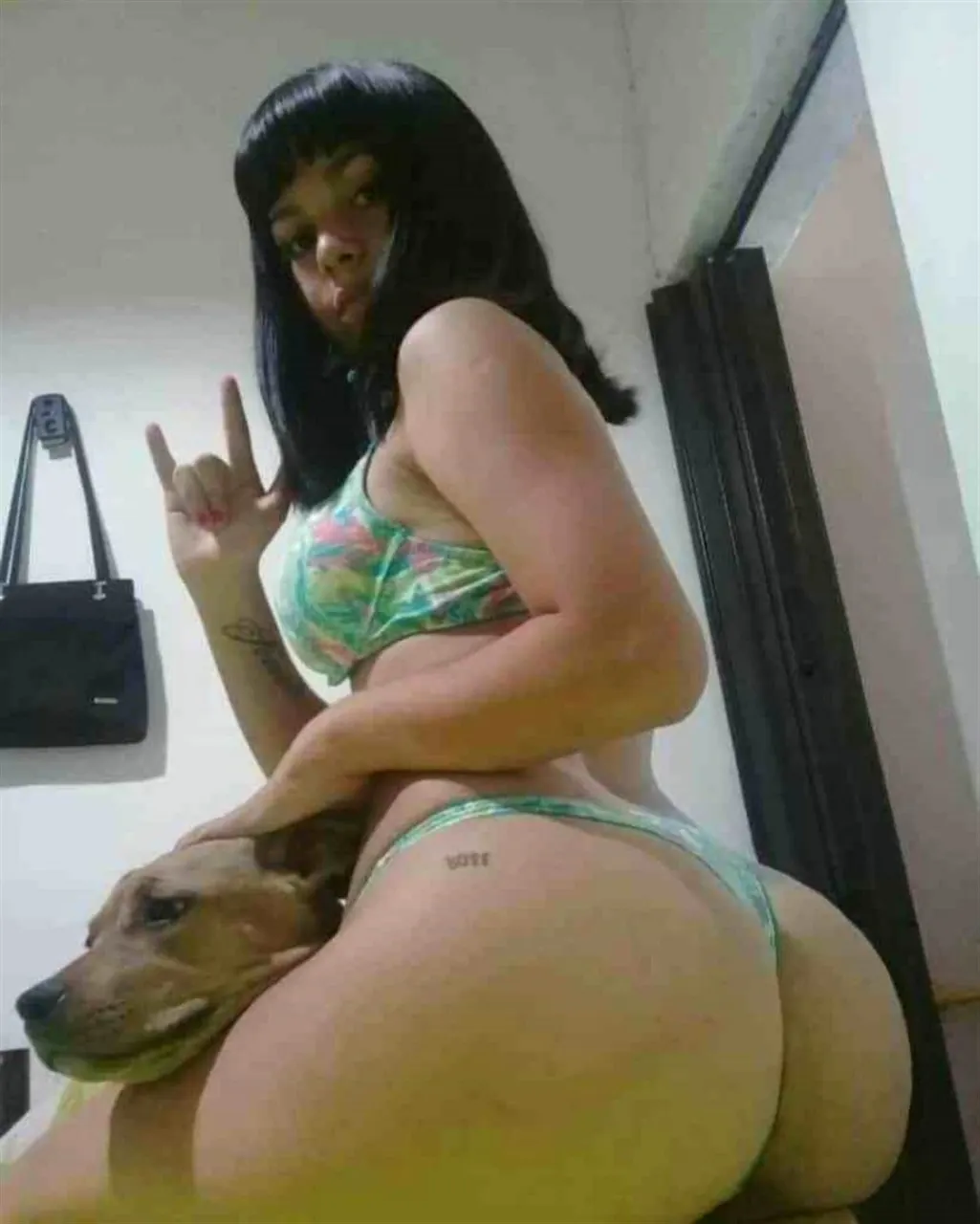Hermosa Pendeja tetona y culona