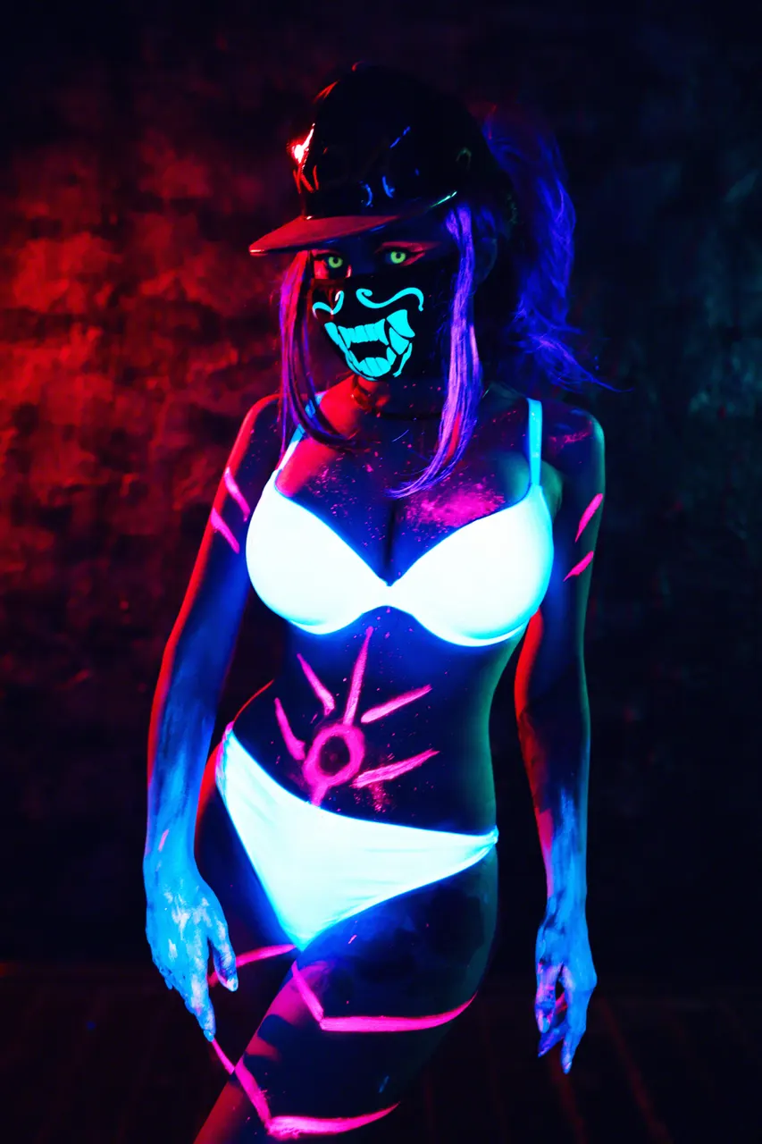 Kalinka Fox; Akali Cosplay