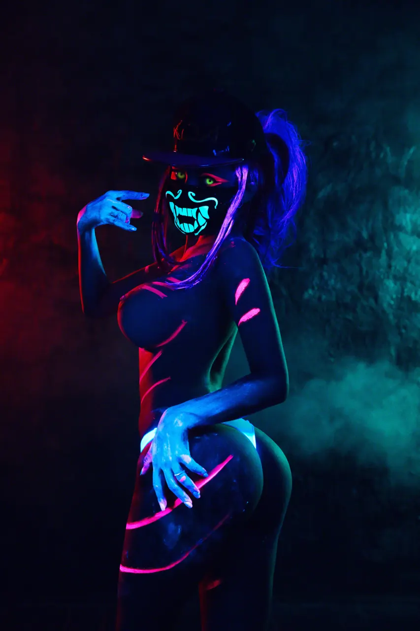 Kalinka Fox; Akali Cosplay