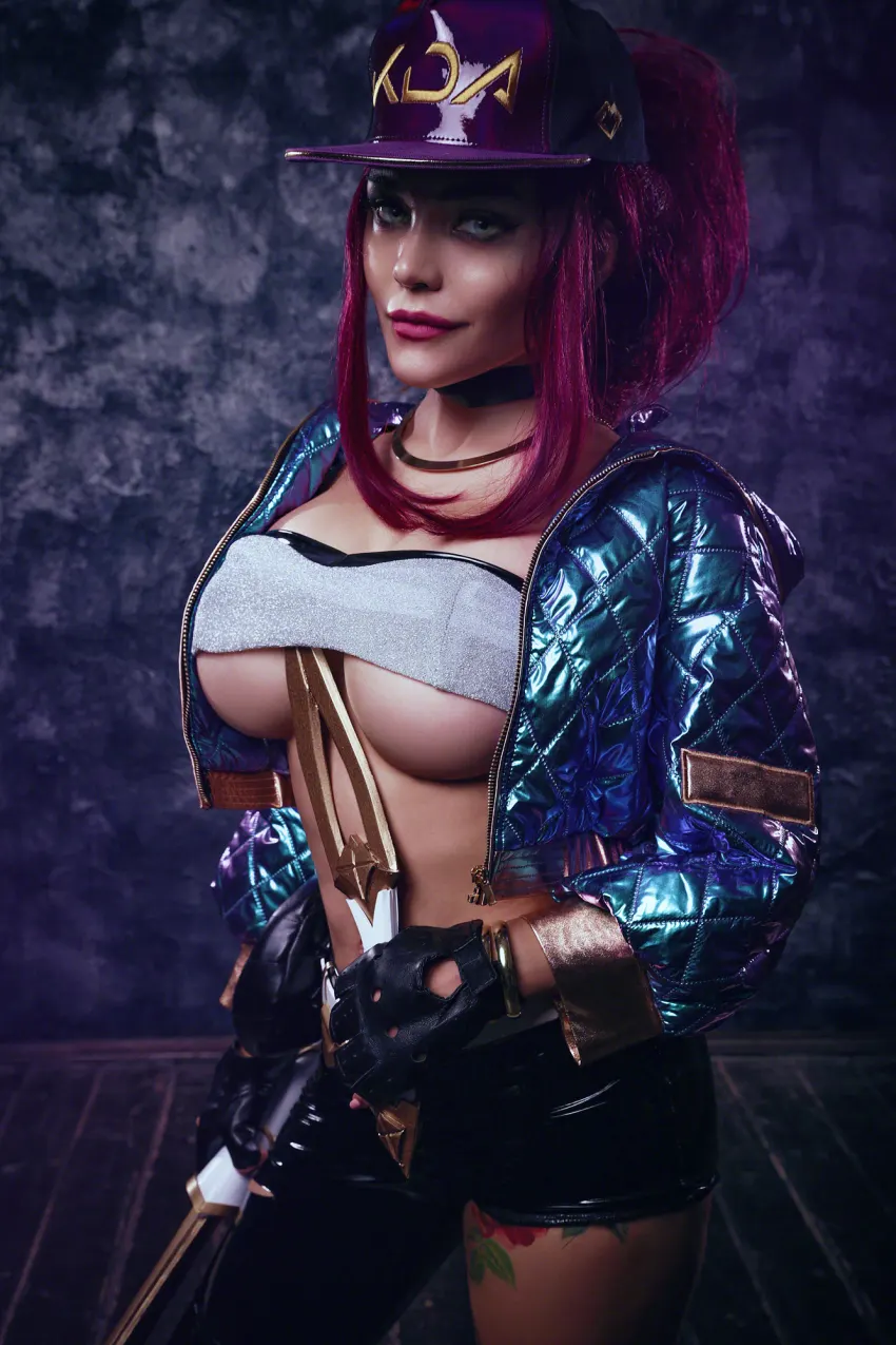 Kalinka Fox; Akali Cosplay