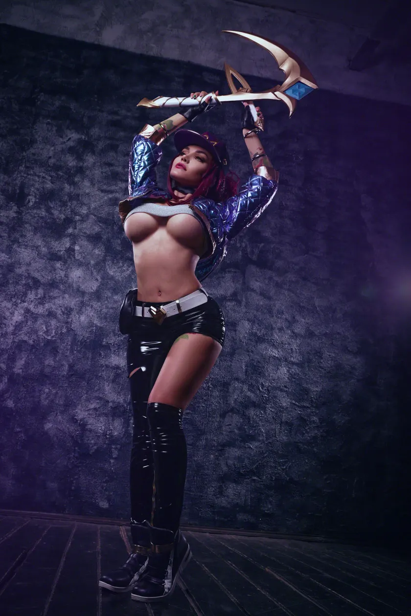 Kalinka Fox; Akali Cosplay