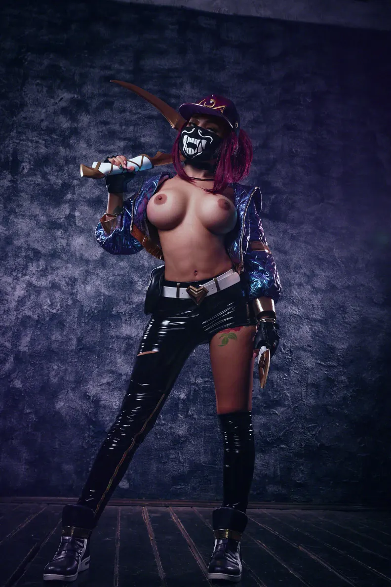 Kalinka Fox; Akali Cosplay