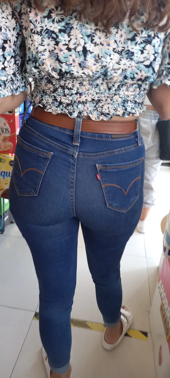 Haciendo la cola en el kiosco