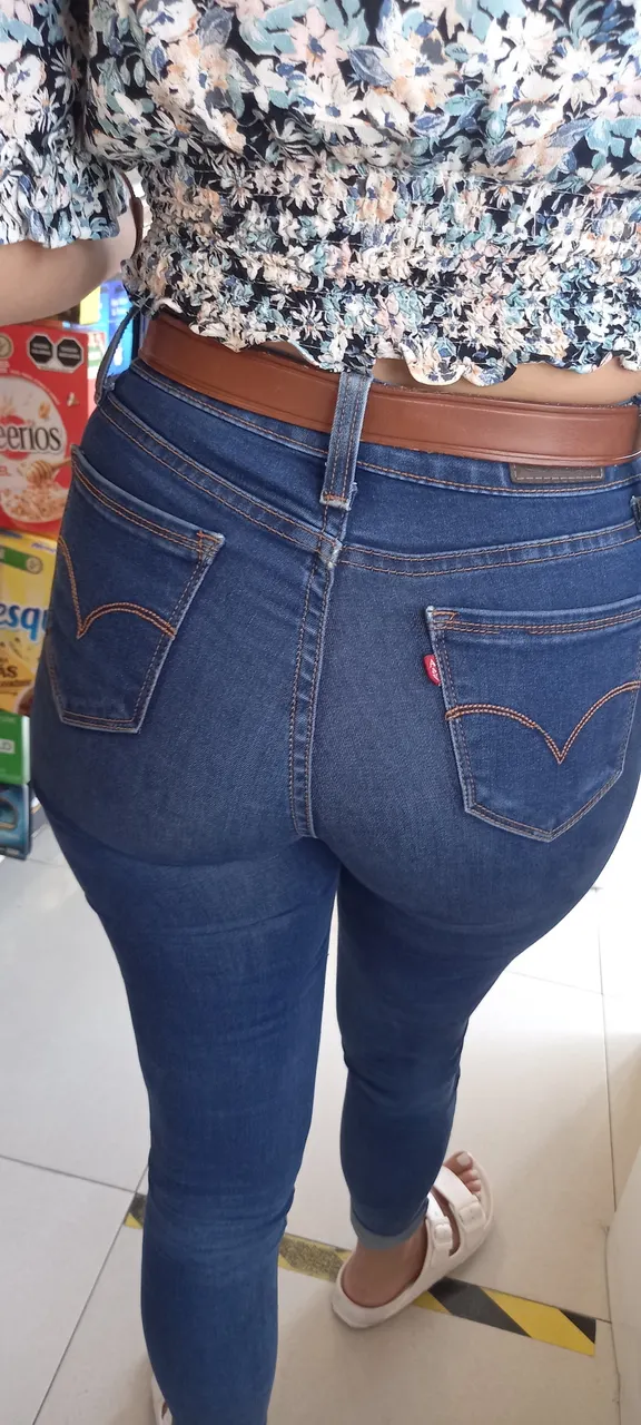 Haciendo la cola en el kiosco