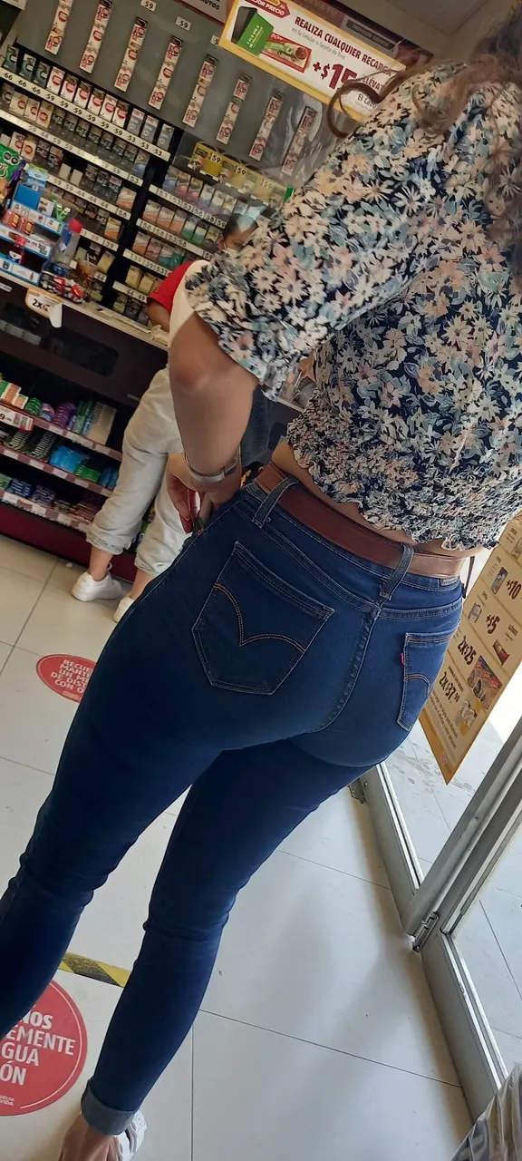 Haciendo la cola en el kiosco