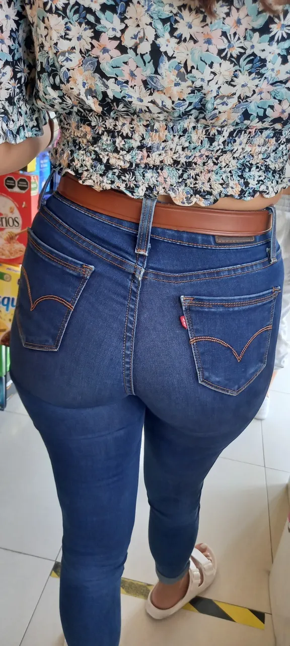 Haciendo la cola en el kiosco