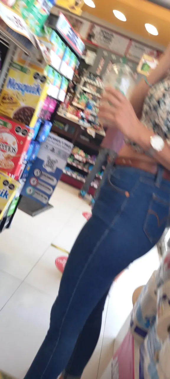 Haciendo la cola en el kiosco