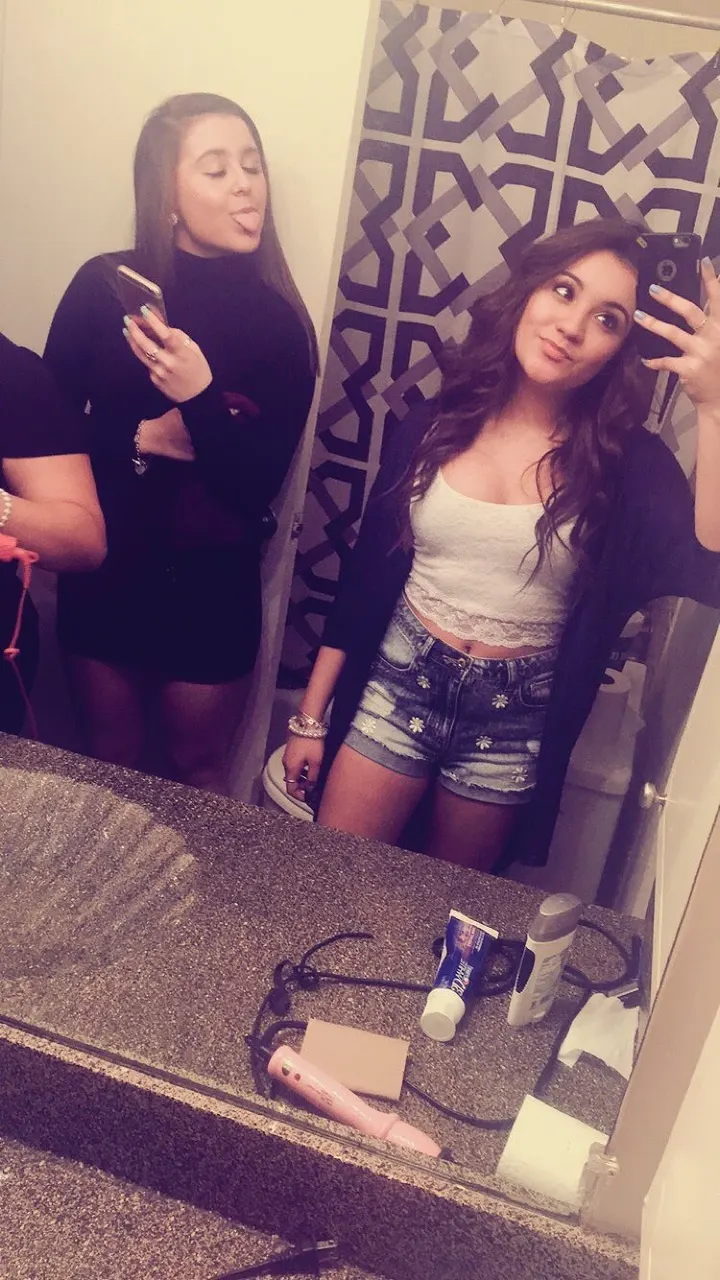 Mikaela vega 😍💕