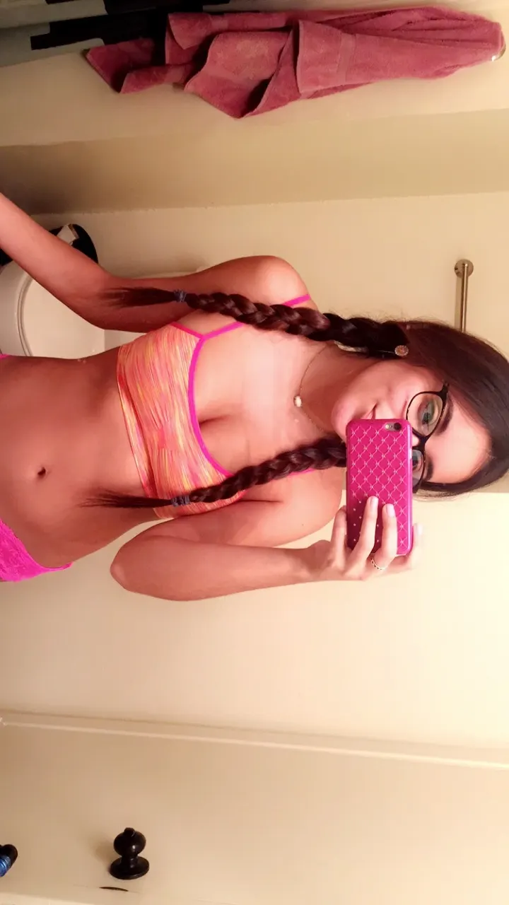 Mikaela vega 😍💕