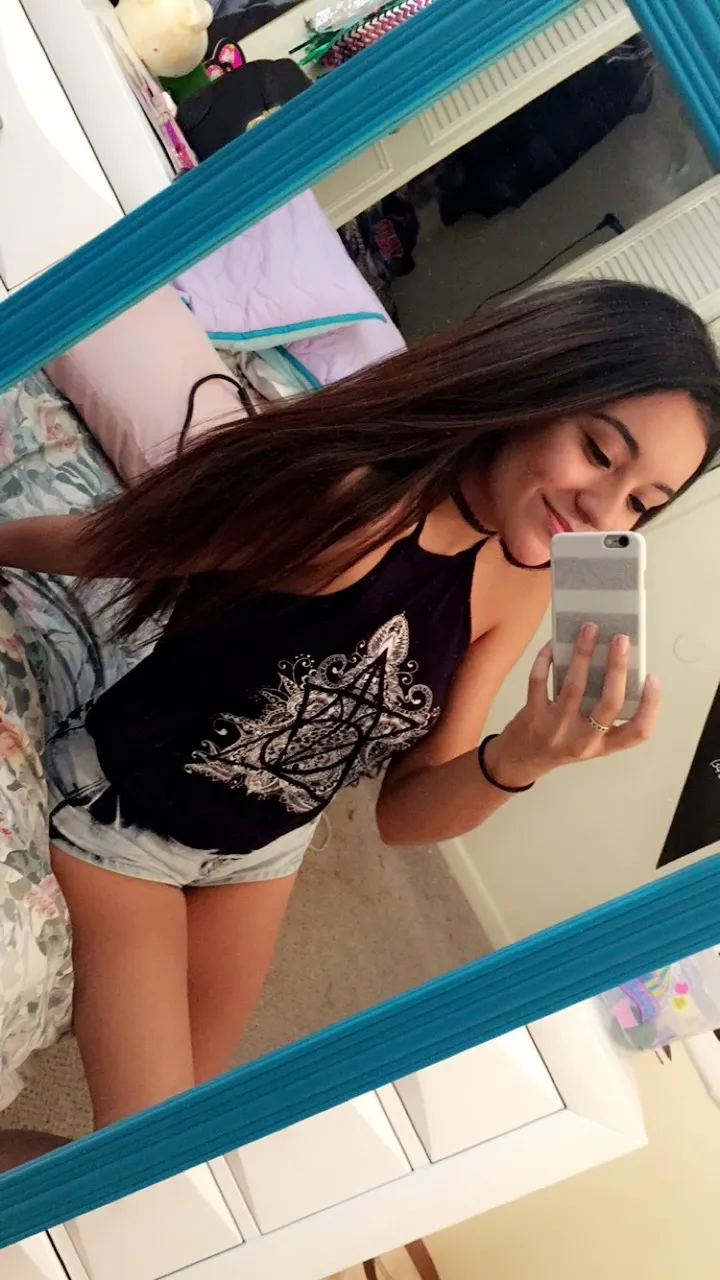 Mikaela vega 😍💕