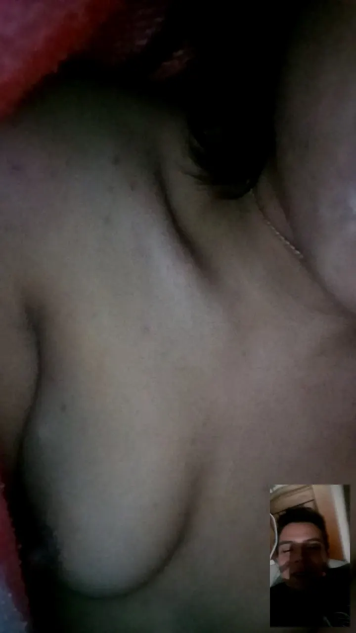 Rosa muy cachonda queretana se desnuda en video llamada