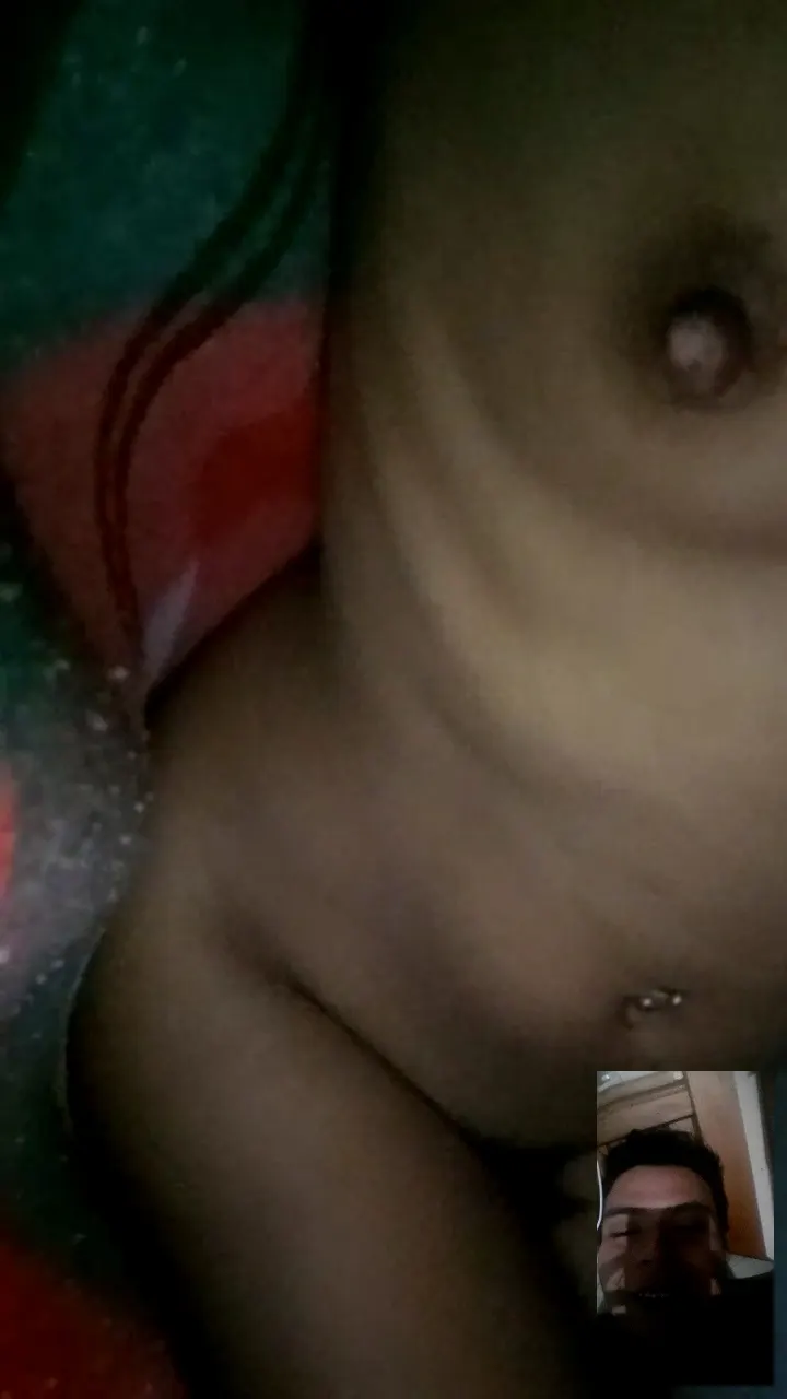Rosa muy cachonda queretana se desnuda en video llamada