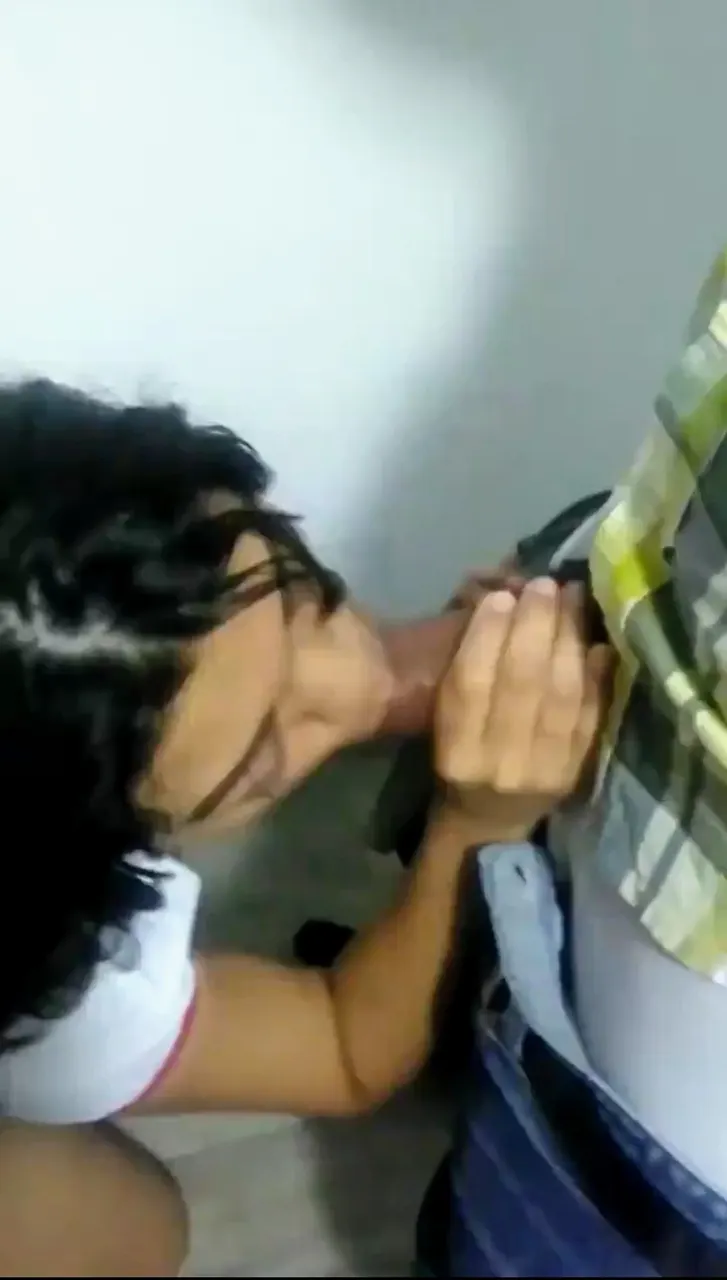 Si que sabe como chuparla 17