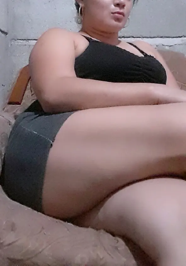 Eli Haciéndose Una Rica Paja