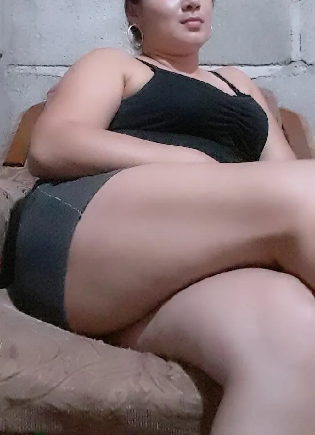 Eli Haciéndose Una Rica Paja