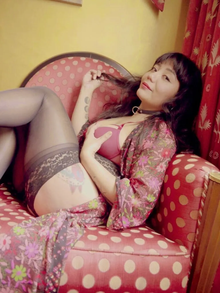 Linda scort Mon Midori