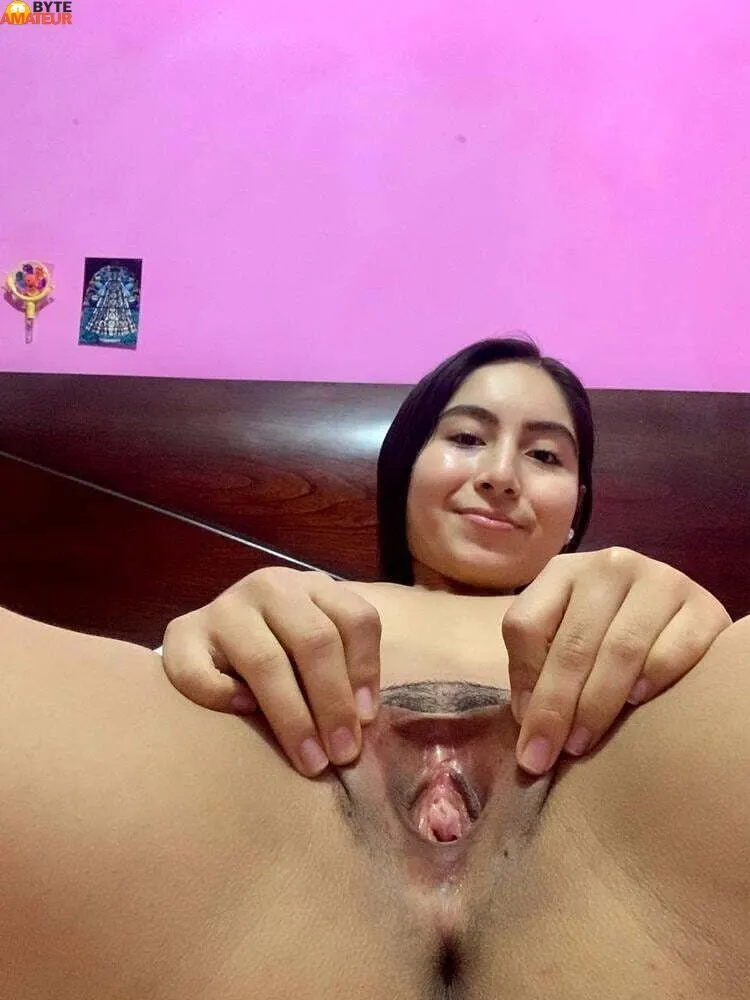 Rica Nena de tetas pequeñas
