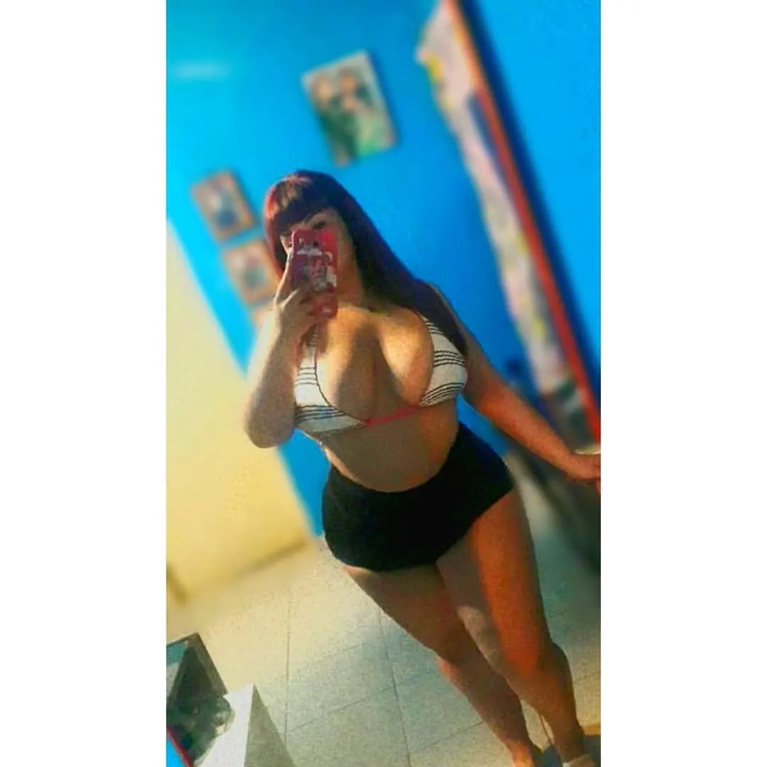 Hermosa gordita culona y tetona